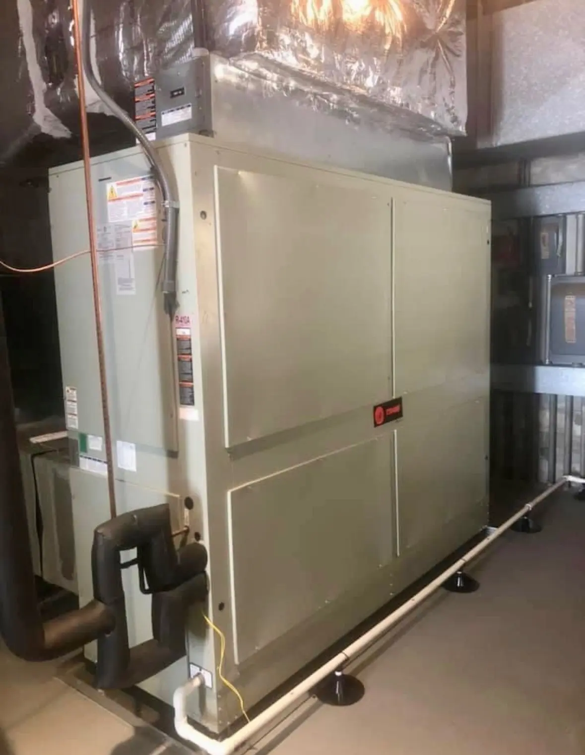 Commercial HVAC system installation for businesses in St. Petersburg, FL by Mandr Air Conditioning.